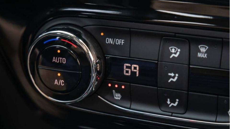 Това са 10-те най-яки копчета в колите, които определено удивляват