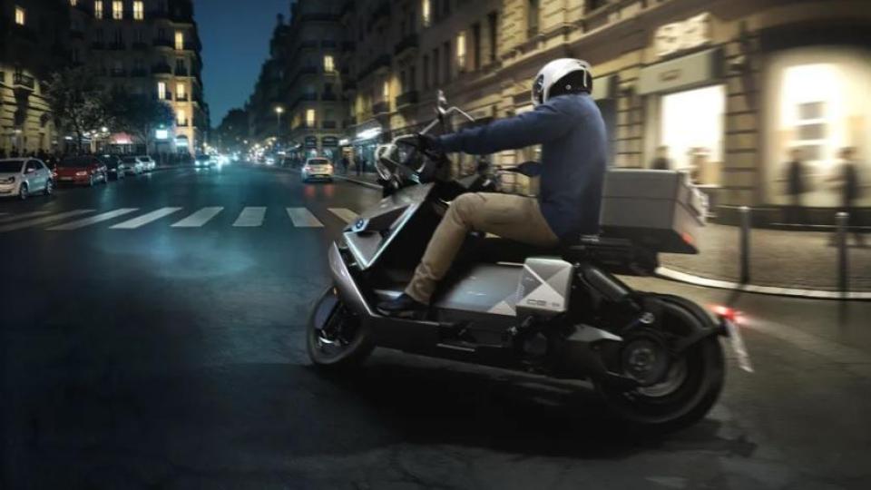 BMW показа новия си скутер с футуристичен дизайн Снимки