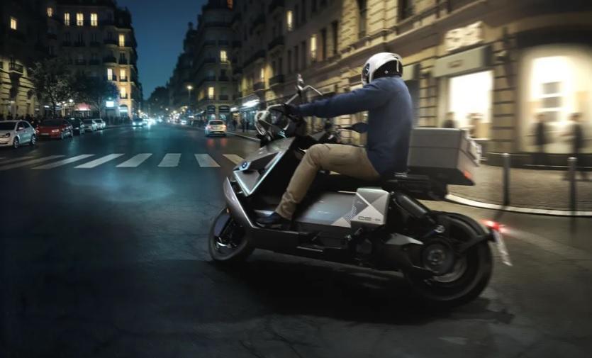 BMW показа новия си скутер с футуристичен дизайн Снимки