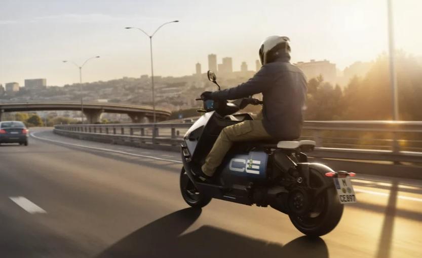 BMW показа новия си скутер с футуристичен дизайн Снимки