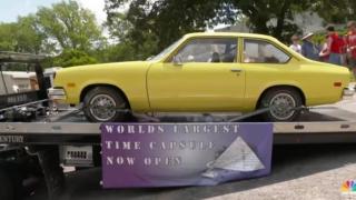 50 години под земята: Откриха кола в най-голямата капсула на времето в света Видео