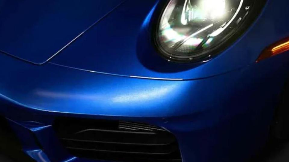 Страхотна: Пуснаха специална версия на Porsche 911 Снимки