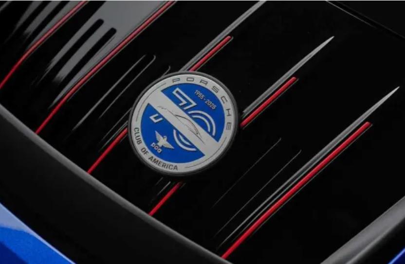 Страхотна: Пуснаха специална версия на Porsche 911 Снимки