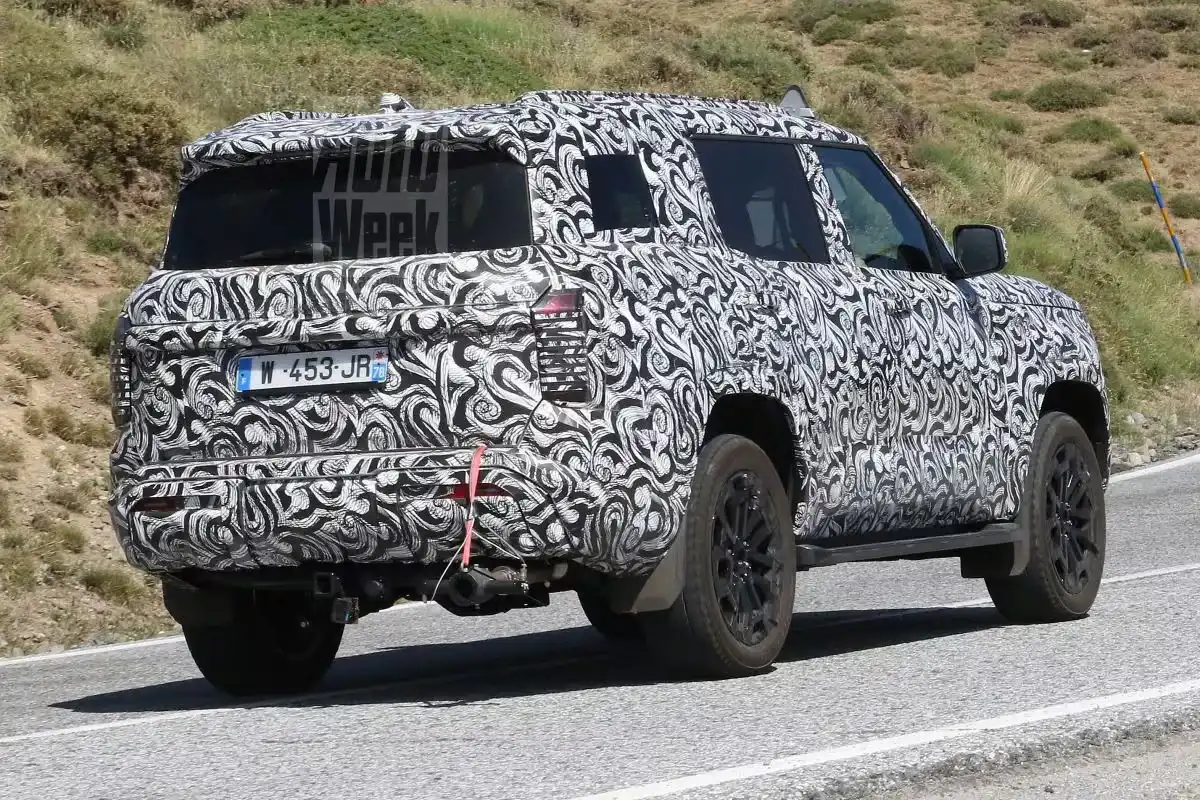 Mitsubishi Pajero се завръща: Джипът бе заснет за първи път