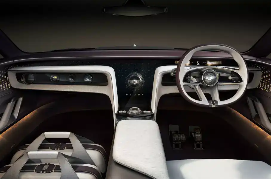 Bentley показва  автомобил без предна пътническа седалка