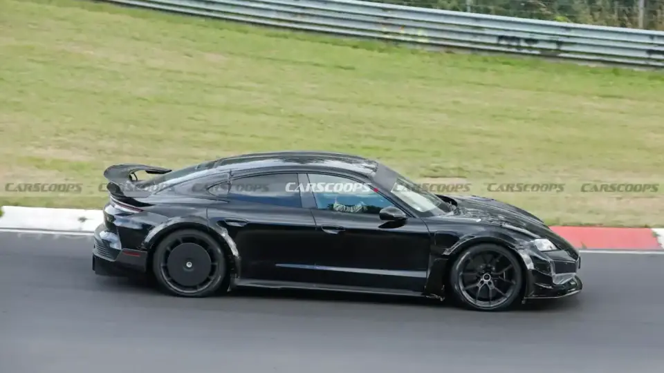 Porsche подготвя специален Taycan, с който да удари китайците