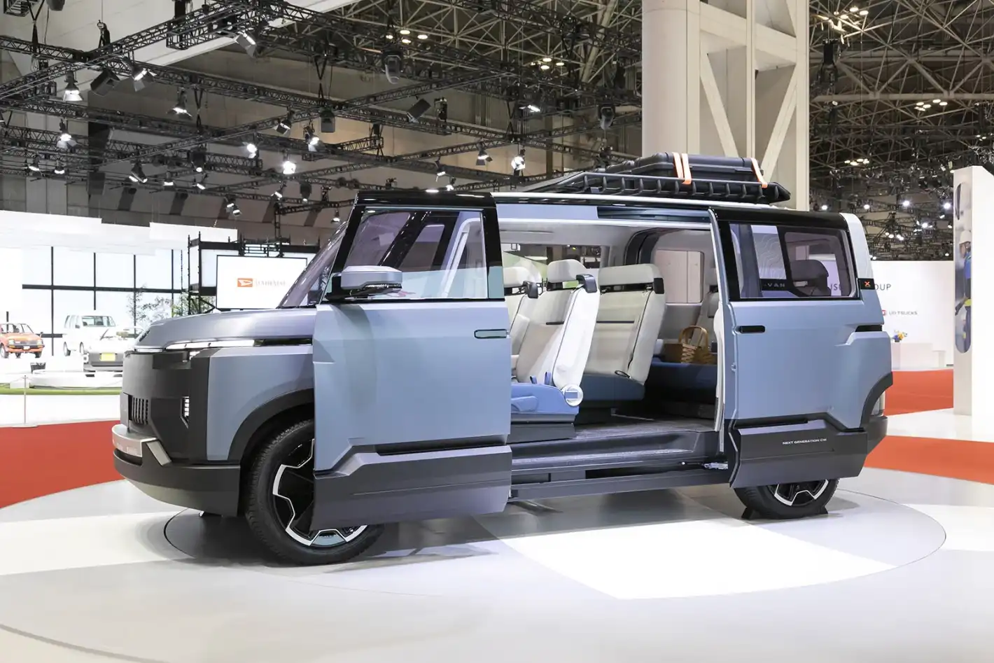 Toyota подготвя офроуд миниван