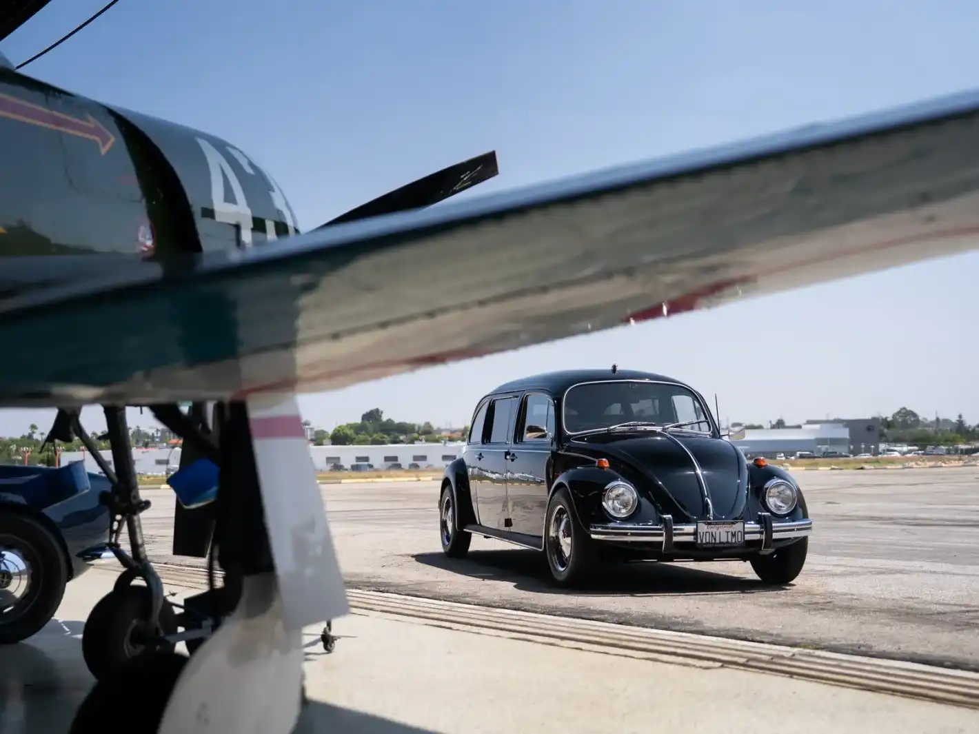 Уникална по рода си: Лимузина Volkswagen Beetle е пусната на търг