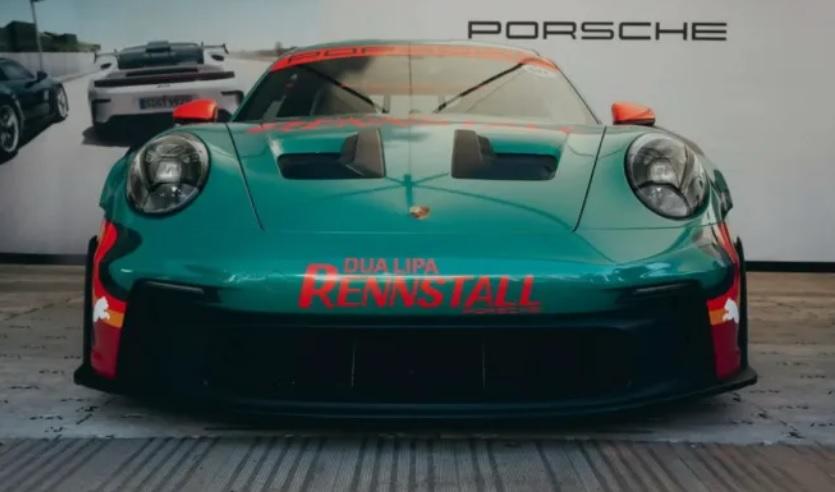 Дуа Липа продава воето ексклузивно Porsche, различно от всяко друго Снимки