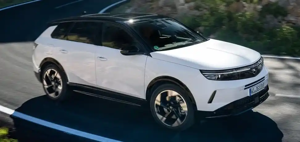 Opel показа своя конкурент на Toyota RAV4