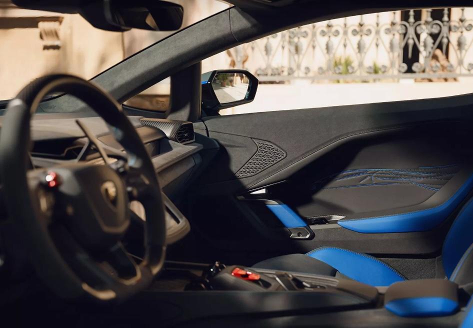 Lamborghini показа удивителен автомобил, вдъхновен от красотата на остров Снимки