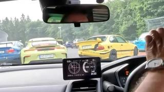 Подборка от зрелищни Видеа: Вижте инцидент с коли на Нюрбургринг от първо лице