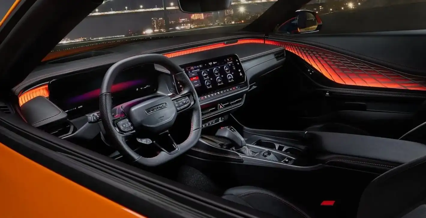 Дългоочакваният съперник на Mustang от Dodge беше показан на нови снимки
