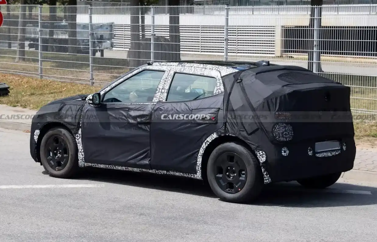Нов бюджетен Hyundai с размерите на VW Polo бе показан на снимки