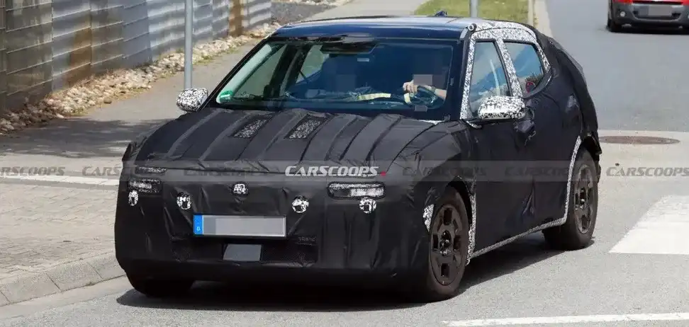 Нов бюджетен Hyundai с размерите на VW Polo бе показан на снимки