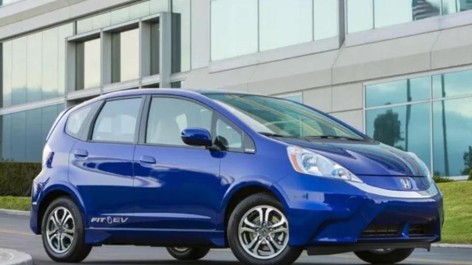 Кои са плюсовете и минусите при закупуването на електрически автомобил с голям пробег