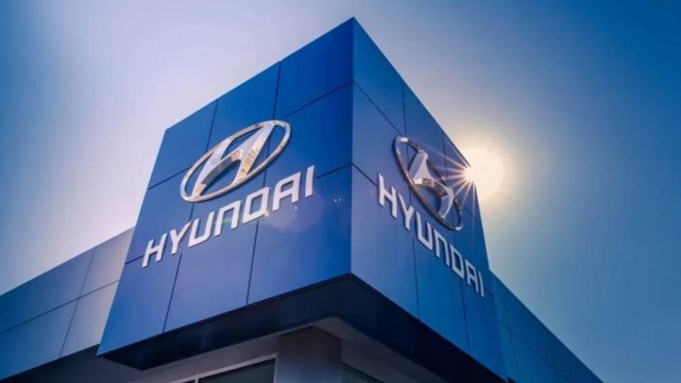 Нов бюджетен Hyundai с размерите на VW Polo бе показан на снимки