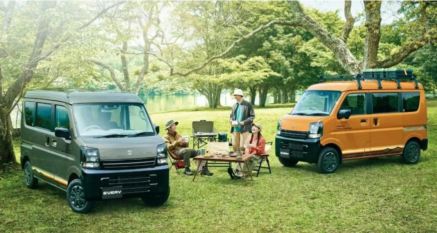 Suzuki показа дом на колела за двама за 12 500 долара Снимки