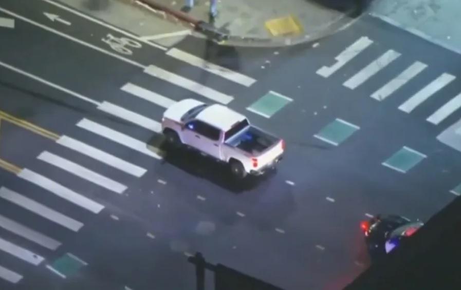 Подборка от зрелищни Видеа: Полицаите се видяха в чудо при това преследване на пътя