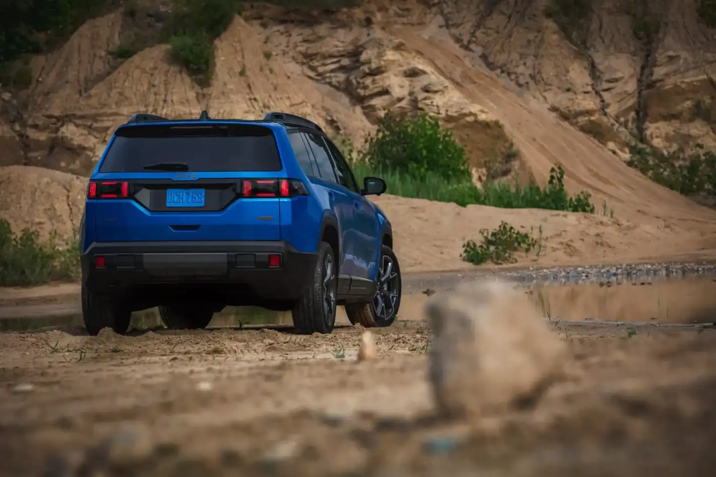 Хибридно задвижване и цена от $37 000: Представиха новия Jeep Cherokee