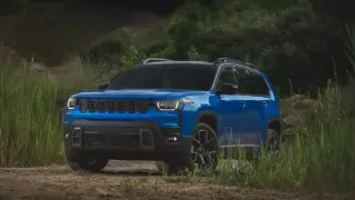 Хибридно задвижване и цена от $37 000: Представиха новия Jeep Cherokee