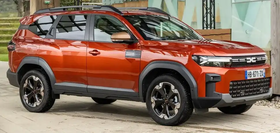 Dacia или Citroen: Експертите сравниха евтините кросоувъри на 2025 година