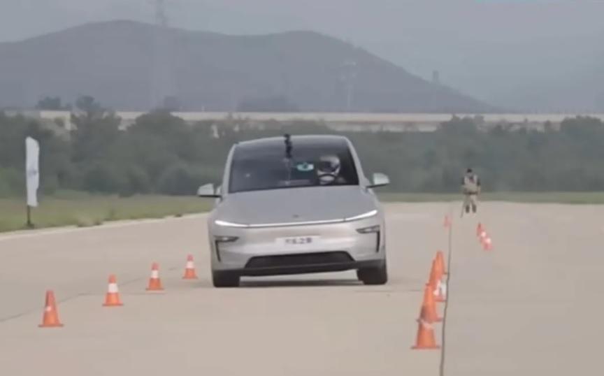 Нов кросоувър изпълни лосовия тест с рекордна скорост Видео