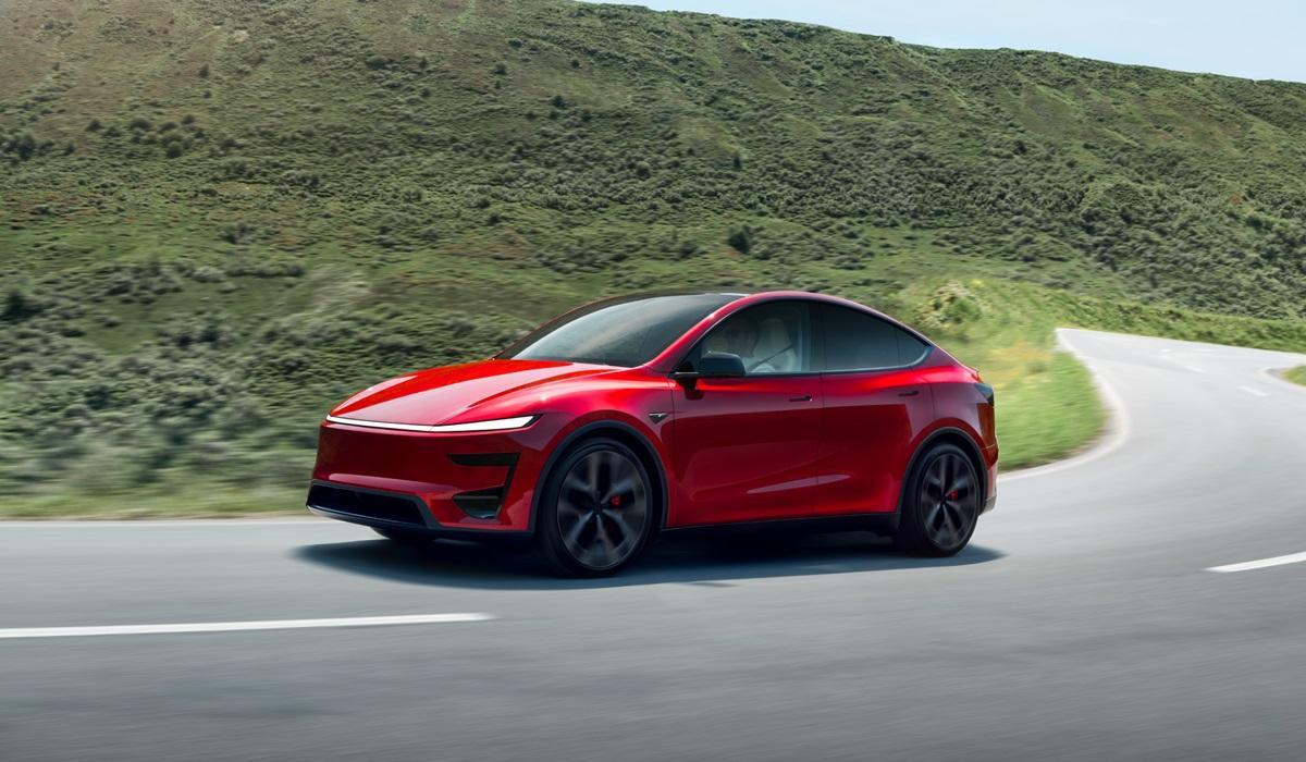 580 км пробег и 3,5 секунди до 100 км/ч: Tesla представя нов електрически автомобил