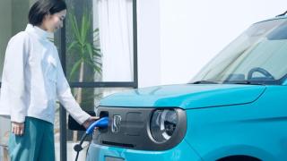 Honda пусна в продажба най-евтината си електрическа кола Снимки