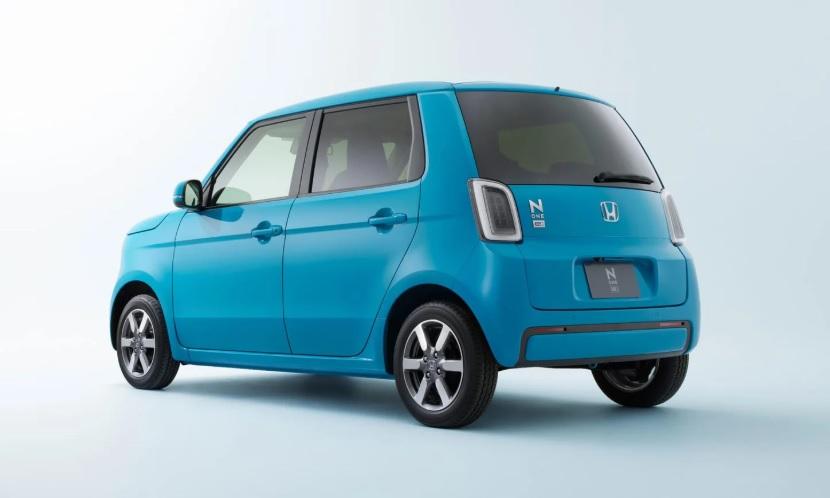 Honda пусна в продажба най-евтината си електрическа кола Снимки