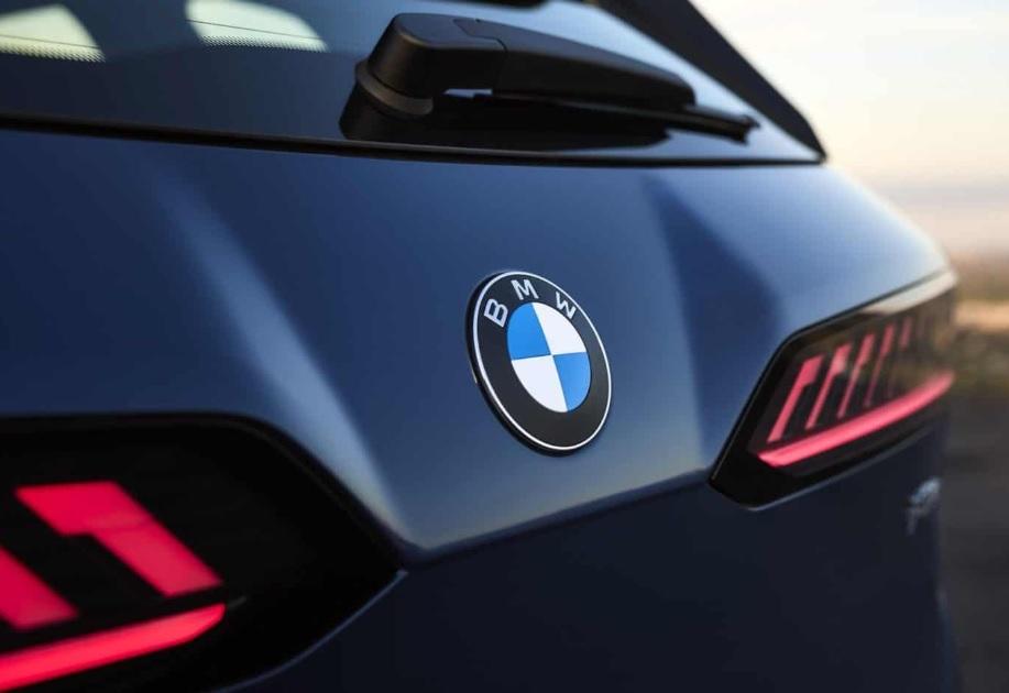 BMW показа новото лого, кои са разликите Снимки