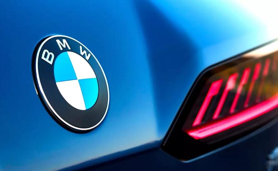 BMW показа новото лого, кои са разликите Снимки