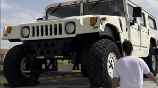 Този Хамър е истинско чудо на автомобилния свят Видео