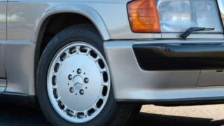 Пуснаха за продажба Mercedes, принадлежал на Айртон Сена Снимки