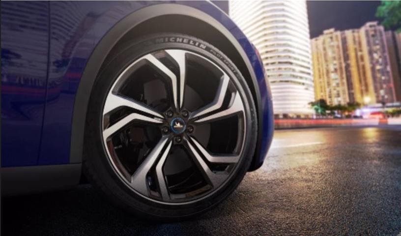 Каква е причината електрическите автомобили да имат специални гуми