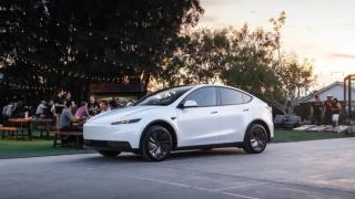 Tesla показа новите бюджетни версии на Model Y и Model 3 Видео