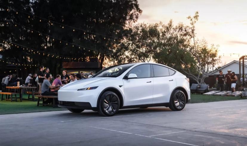 Tesla показа новите бюджетни версии на Model Y и Model 3 Видео