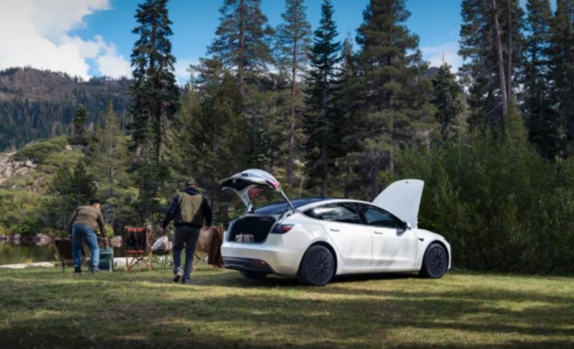 Tesla показа новите бюджетни версии на Model Y и Model 3 Видео