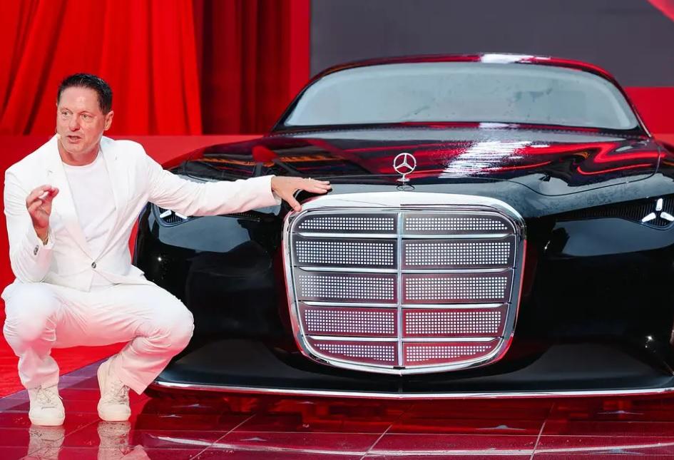 Mercedes представи Vision Iconic – визия за бъдещето Снимки