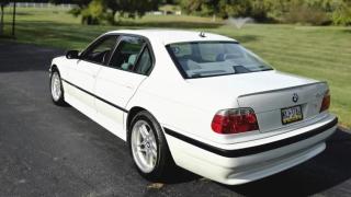 Продава се емблематично BMW от 2001 г., като ново е Снимки