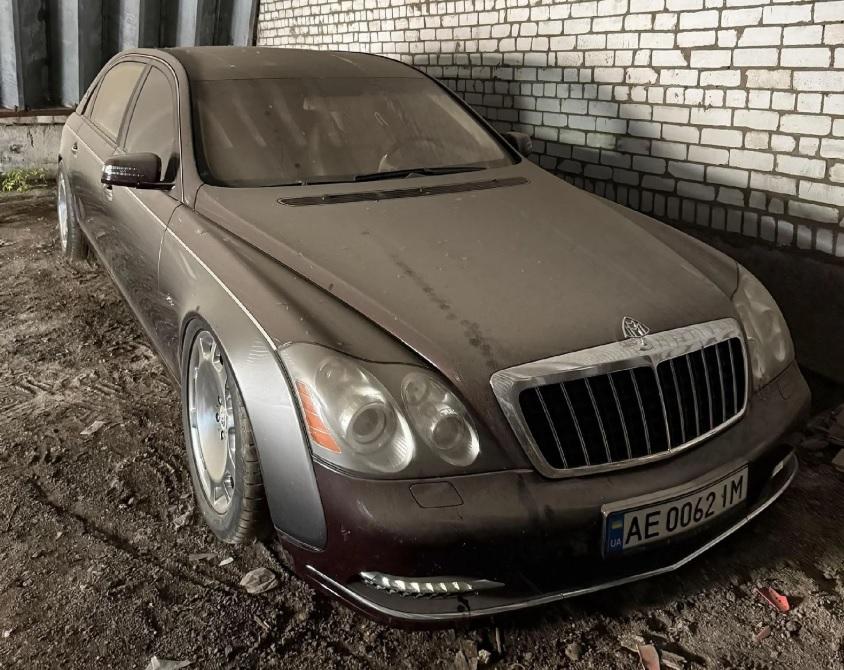 Не е за вярване: Намериха изоставена лимузина Maybach Снимки