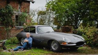 Роуън Аткинсън пусна за продажба рядък спортен автомобил Снимки