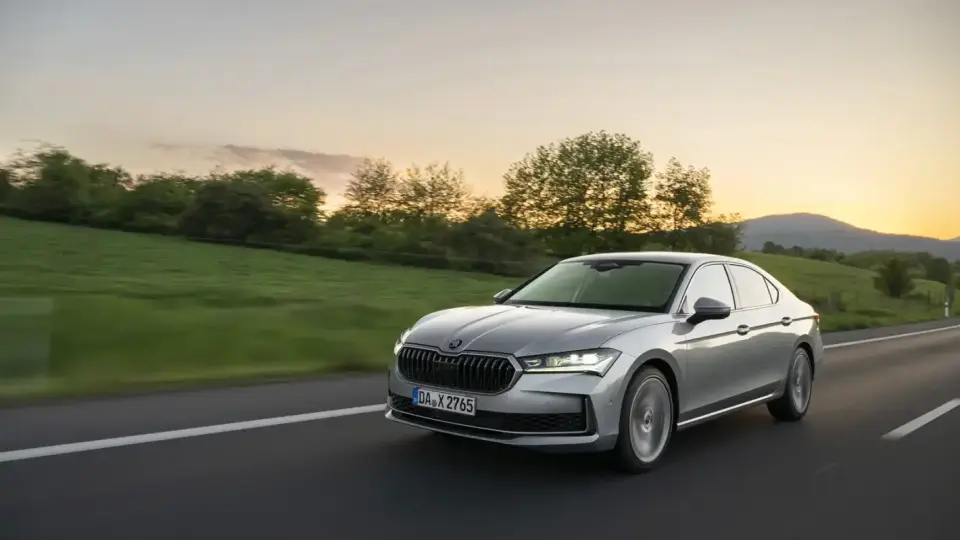 Skoda Superb с дизелов двигател измина 2800 км с един резервоар