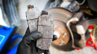 Дребните грешки, които незабелязано повреждат спирачките на автомобила