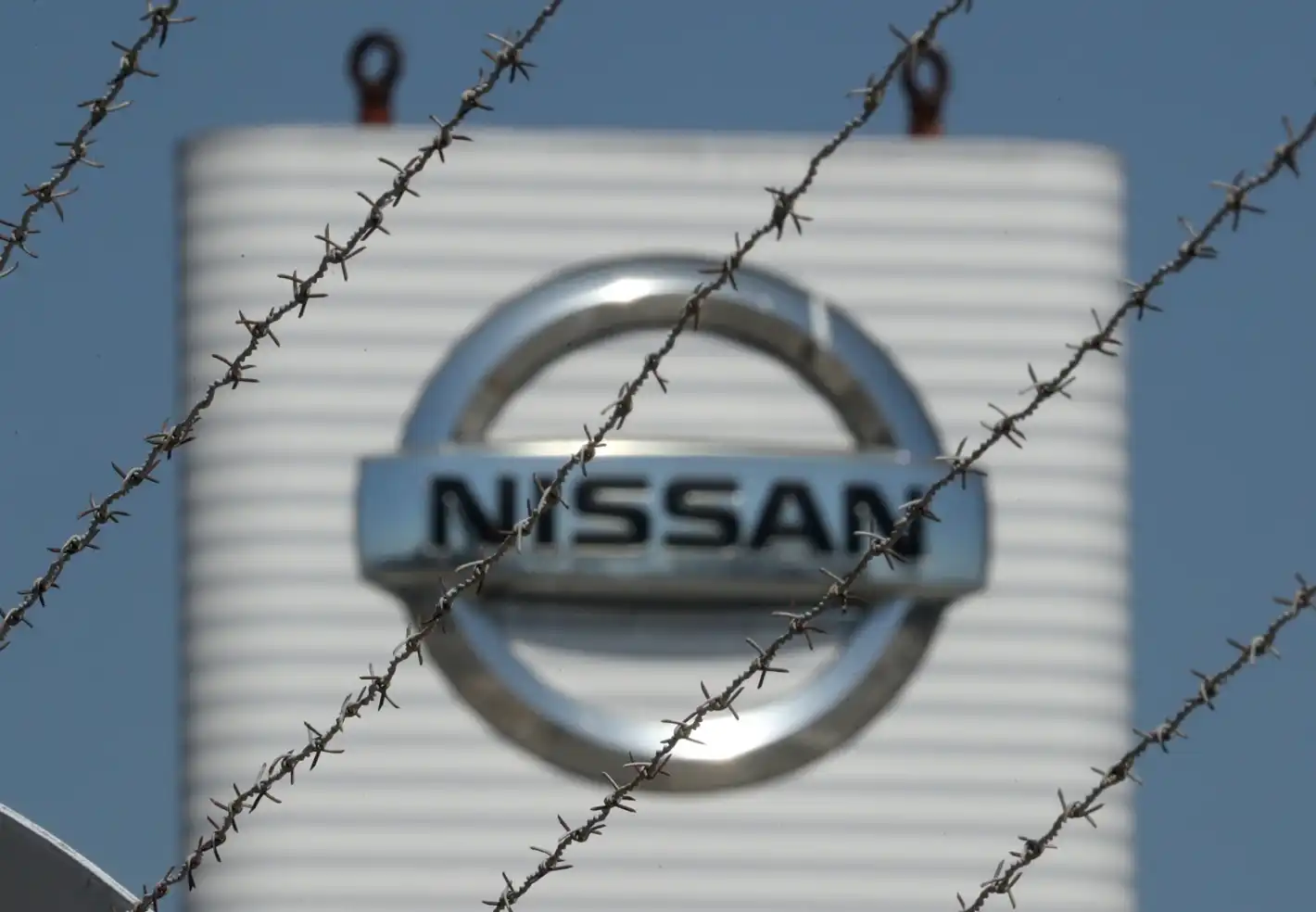 Проблеми с доставките на чипове заплашват заводите на Toyota и Nissan