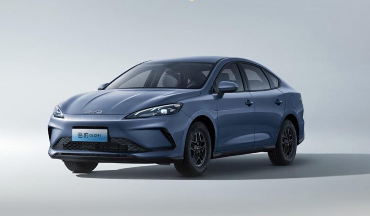 В Китай представиха евтин седан с пробег от 2000 километра Снимка