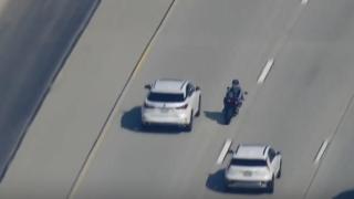 Подборка от зрелищни Видеа:  Диво полицейско преследване след убийство