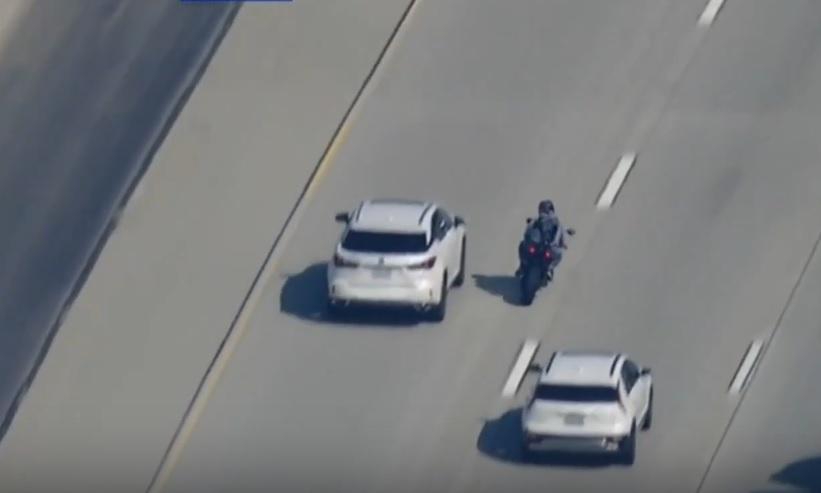 Подборка от зрелищни Видеа:  Диво полицейско преследване след убийство