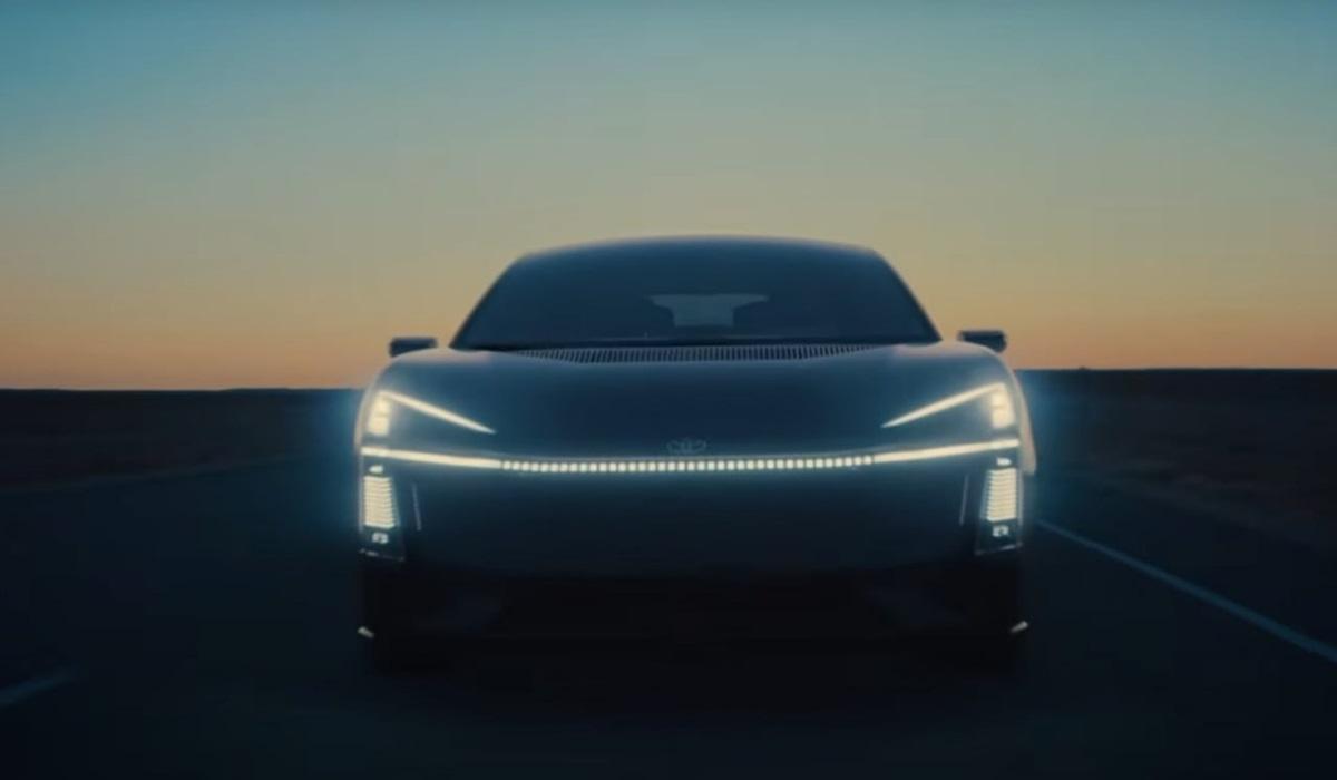 Големи промени: Новото поколение на най-популярния автомобил на Toyota е разкрито Видео