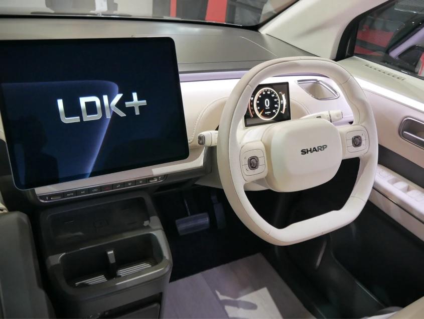 Показаха първата кола на Sharp, има удивителни възможности Снимки